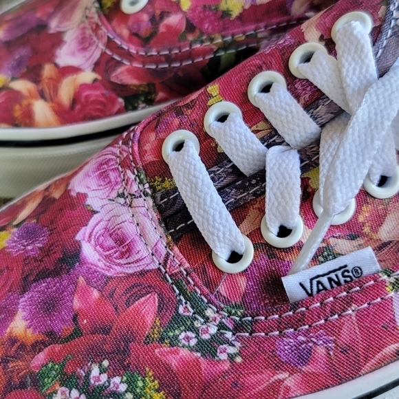 New Red/Purple Floral Rose VANS Shoes Size 8 - Picture 3 of 7